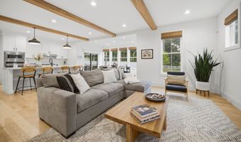 43 Oak Ridge Dr, Avon, CT 06001