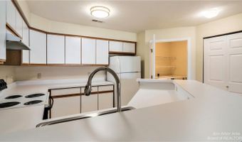 1328 Heatherwood Ln, Ann Arbor, MI 48108