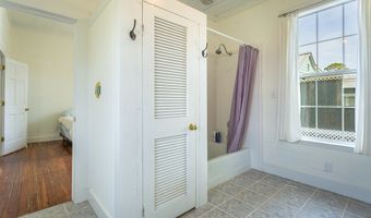 112 14th St, Apalachicola, FL 32320