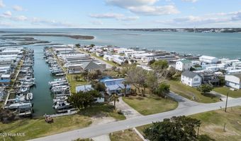319 Old Causeway Rd, Atlantic Beach, NC 28512