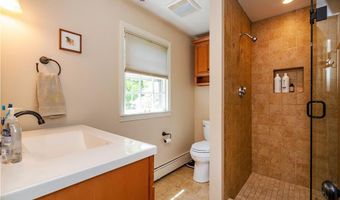 65 Walnut Dr, East Greenwich, RI 02818