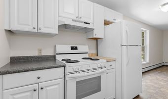 7 Lew Alice Dr, Boscawen, NH 03303