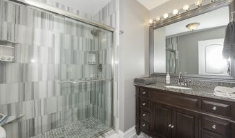 422 Beverly Ave, Addison, IL 60101