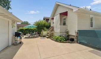 1320 N HARRIMAN St, Appleton, WI 54911