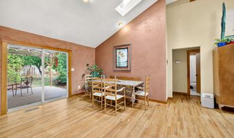 740 Park St, Ashland, OR 97520