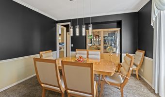 601 Woods Creek Ln, Algonquin, IL 60102