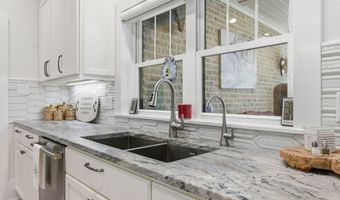 685 Raymond Rd, Arapahoe, NC 28510