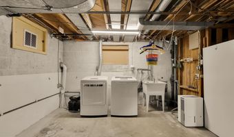 7822 MOORLAND Ln, Bethesda, MD 20814
