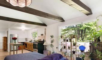 25-27 Gingko Ln, Brattleboro, VT 05301