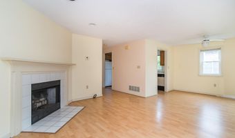 17 Harbor Hill Dr, Bourne, MA 02532