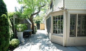 4 COZZENS Ln, Amagansett, NY 11930