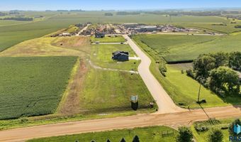2500 E Chestnut Trl, Brandon, SD 57005