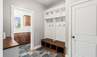 5962 Deer Hollow Rd, Auburn, IN 46706