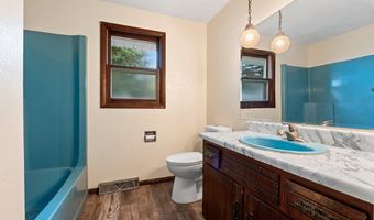1517 Navarino St, Algoma, WI 54201