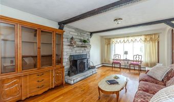 200 Princess Ave, Cranston, RI 02920