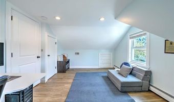 9 Norman St, Cumberland, RI 02864