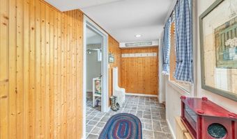 15 Lake Wallkill Rd, Alloway, NJ 07461