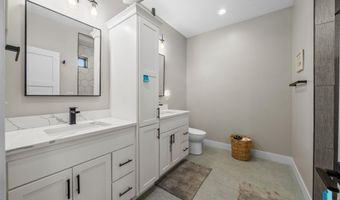 2820 E Daybreak Cir, Brandon, SD 57005