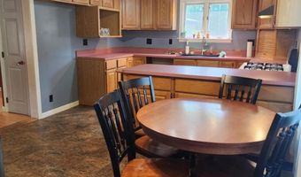 1082 W River Rd, Brattleboro, VT 05301