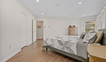 7 Silversmith Dr, Danbury, CT 06811