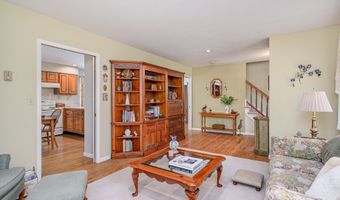 3 Red Barn Ln, Brookfield, CT 06804