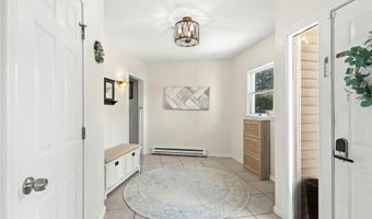 136 Crescent Cir, Cheshire, CT 06410