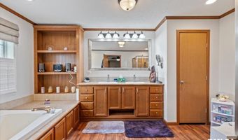 524 6TH St, Andover, IL 61233