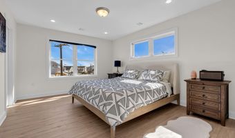 42 Carlyle Dr, Bayville, NJ 08721