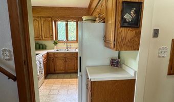 305 Lakeview Dr, Algoma, WI 54201