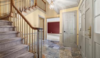 2501 Pine Cove Dr, Tucker, GA 30084
