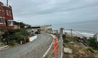 17630 Posetano Rd, Pacific Palisades, CA 90272