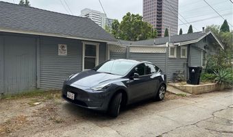 1116 S Barrington Ave, Los Angeles, CA 90049