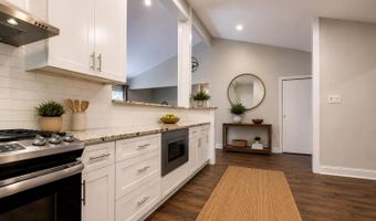 6900 HEATHERHILL Rd, Bethesda, MD 20817