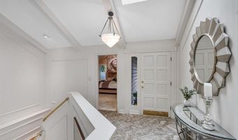 436 Shadowridge Ct, Ballwin, MO 63011