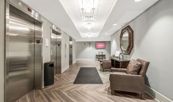 5300 HOLMES RUN Pkwy 417, Alexandria, VA 22304