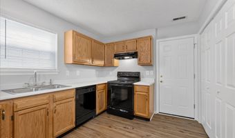 8133 Maple Stream Ln, Indianapolis, IN 46217