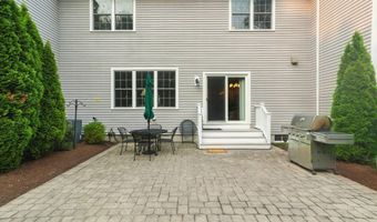 4 Caileigh Ct 4, Andover, MA 01810