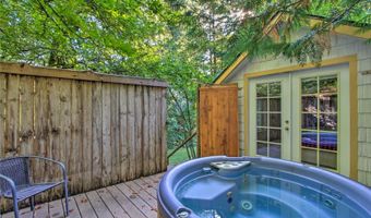 33823 State Route 706 E 2, Ashford, WA 98304