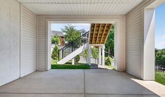 881 N MANCHESTER St, Arlington, VA 22205