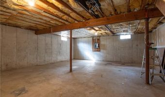 22 Maple Ave, Bethel, CT 06801