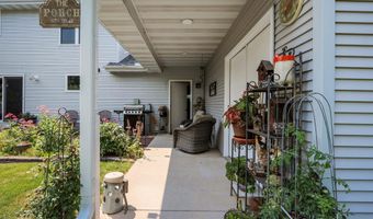 N254 MEADOWBREEZE Court, Appleton, WI 54915