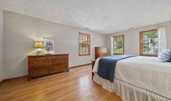 6 Carriage Chase Ln, Atkinson, NH 03811