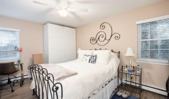 7 Harbor N, Amityville, NY 11701