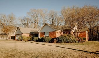 1800 Rock Creek Dr, Benton, AR 72019