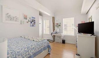 5 Division St, Newport, RI 02840