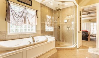 4930 Benthaven Dr E, Bargersville, IN 46106
