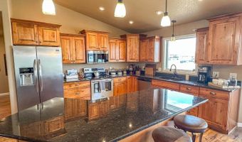 502 Granite Dr, Bismarck, ND 58503