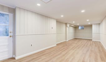 6115 LONE OAK Dr, Bethesda, MD 20817