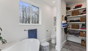 672 Danville Corner Rd, Auburn, ME 04210