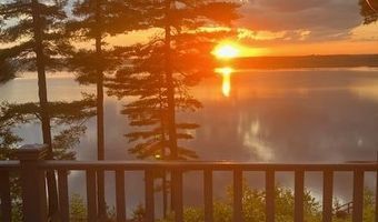 20 Eagle Point Rd, Bath, ME 04530